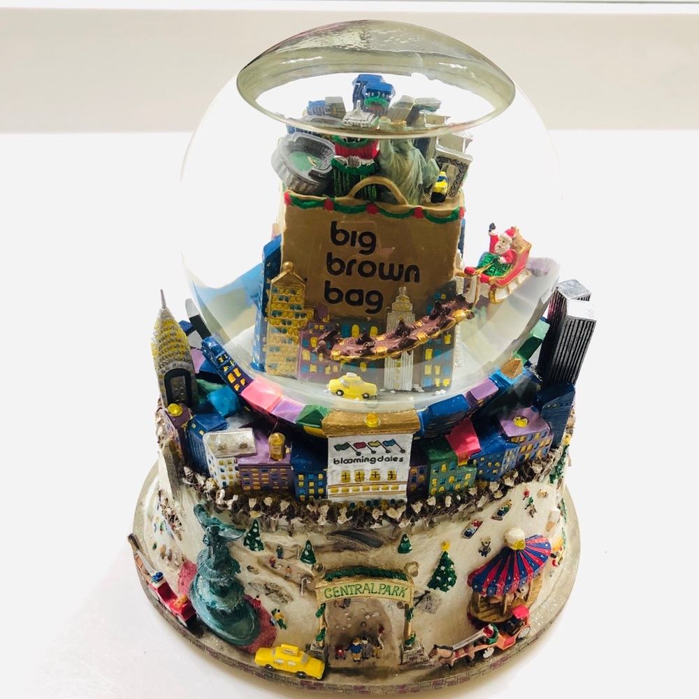 Vintage NY “Twin Towers” BloomingDales Snow Globe